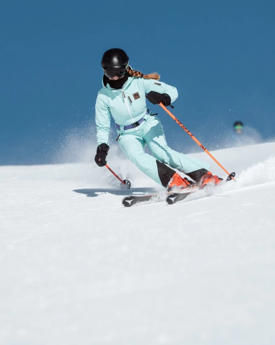 OOSC Women's Mint Green Chic Ski Suit - Stylish Winter Sports Outfit